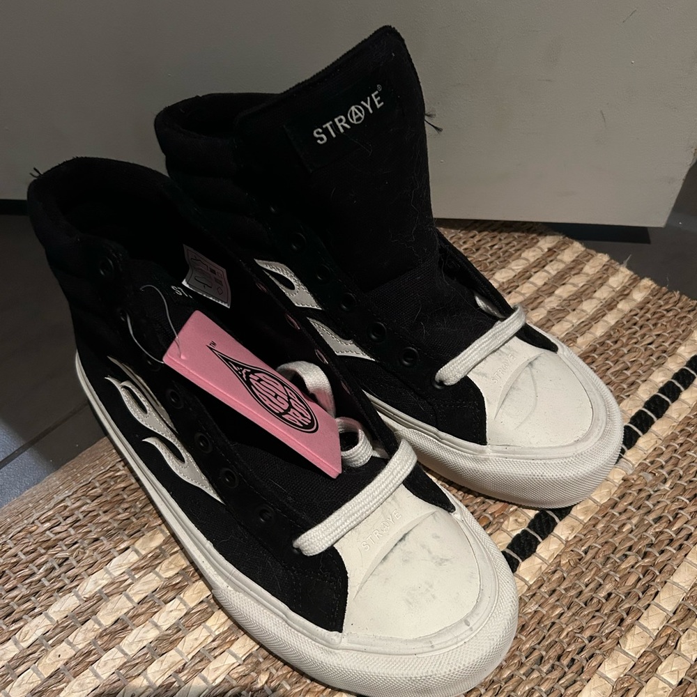 Straye Venice Black Flame Sneakers